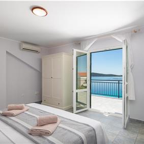 4 Bedroom Villa with Pool near Milna, Brac Island Sleeps 8 